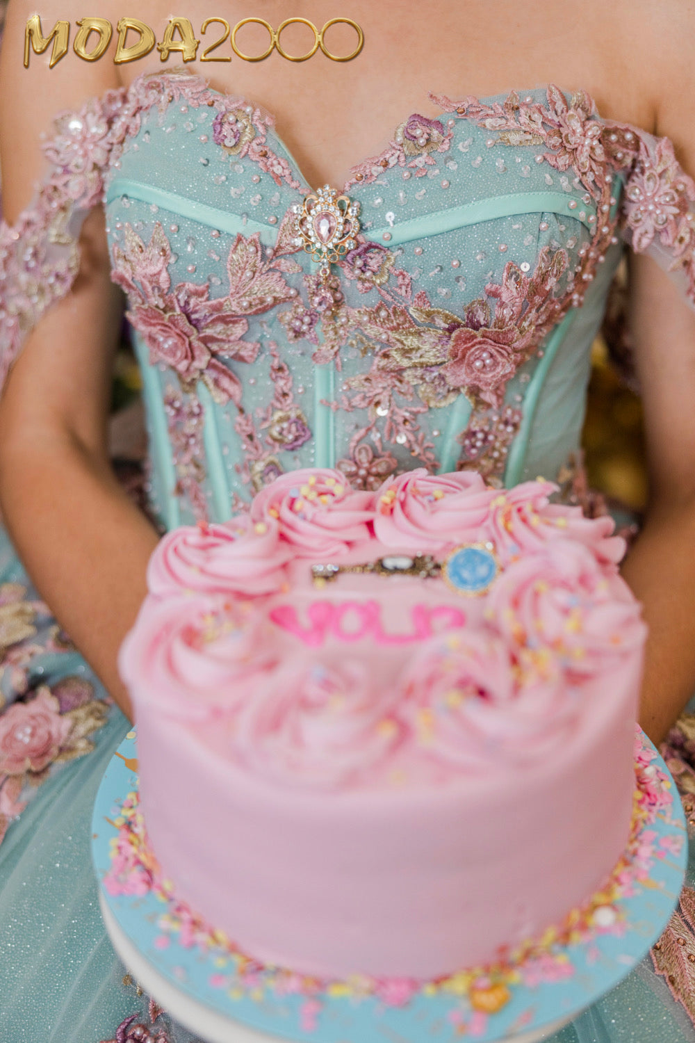 M2K VOL XII â Moda 2000 LLC